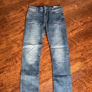 NWT Men's American Eagle Outfitters Jeans Slim fit, Medium wash, 30 waist